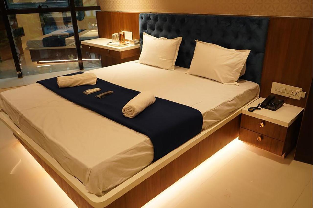 Hotel Elegance - Mumbai, Mumbai